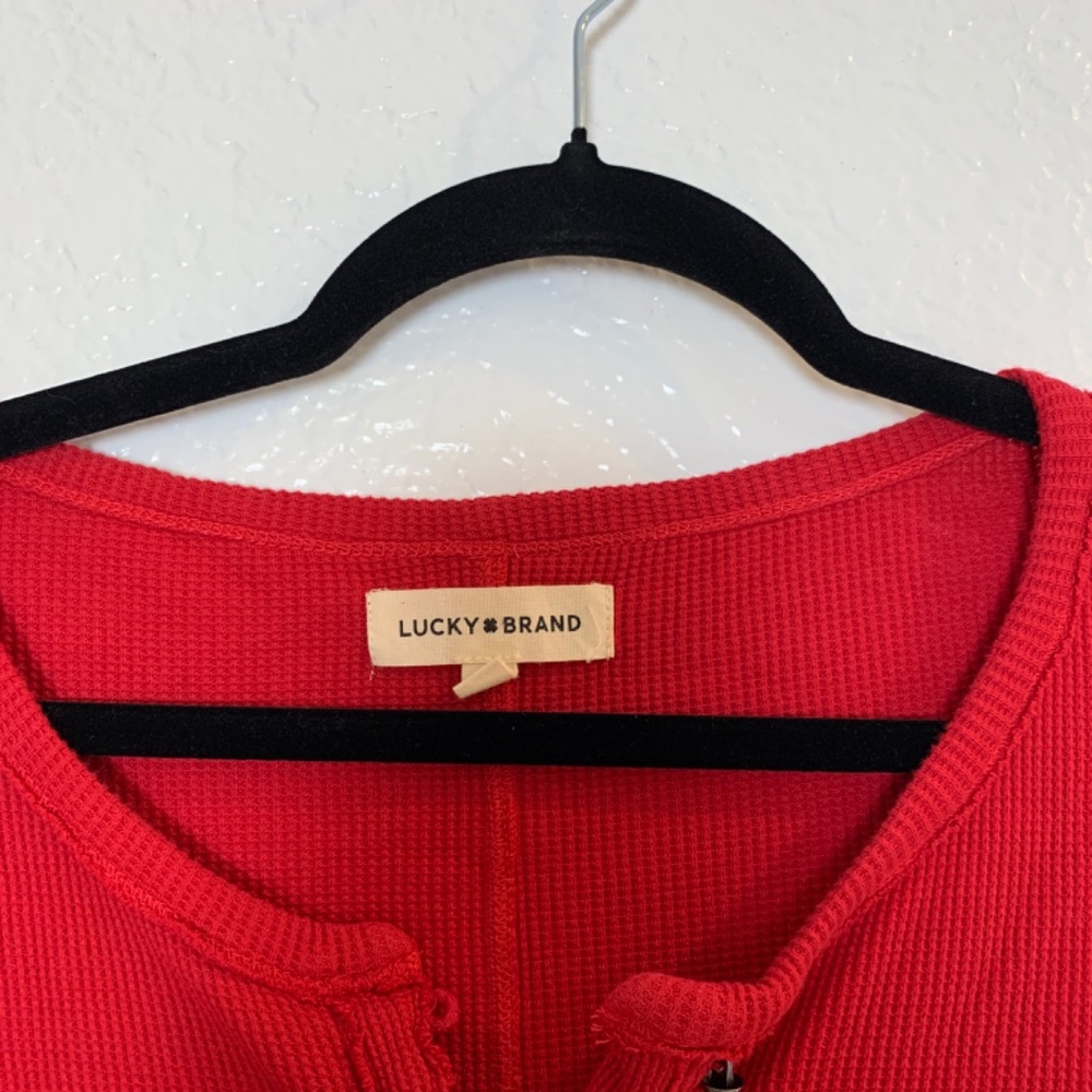 Lucky Brand Waffle Knit Henley Size Small Jester Red Cable Knit Sweater Sleeve - Picture 3 of 14